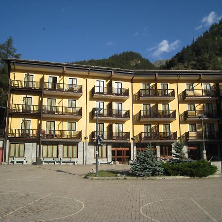 Casalpina Don Barra Hotell Pragelato Exteriör bild