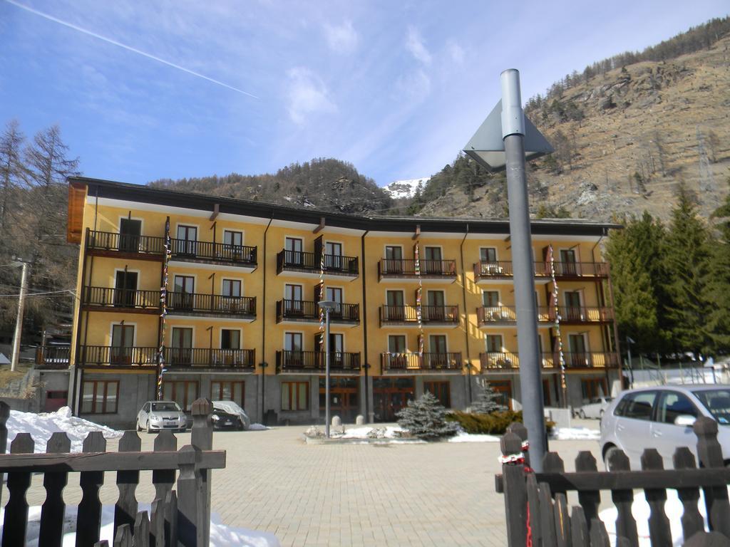 Casalpina Don Barra Hotell Pragelato Exteriör bild